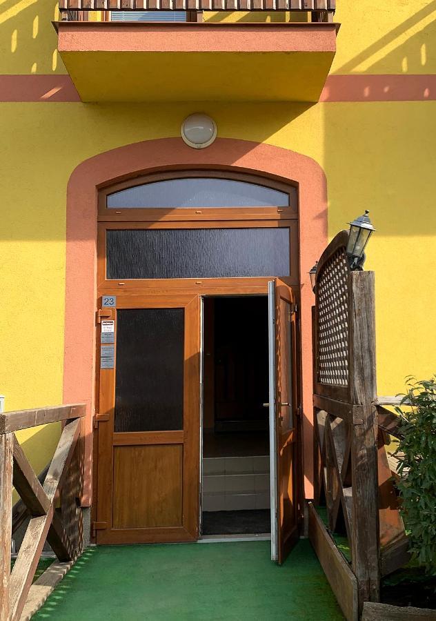 2-Izbovy Apartman Mlynica S Balkonom Exteriör bild